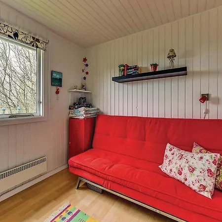 Дом отдыха Two-bedroom Holiday In *