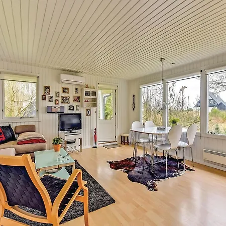 Дом отдыха Two-bedroom Holiday In *